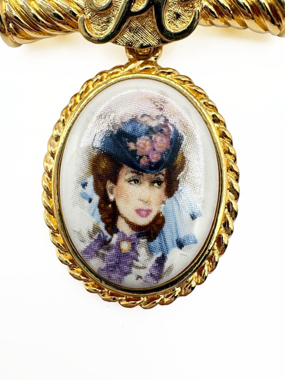 Avon 1996-97 President’s Club Award Brooch - Picture 5 of 8
